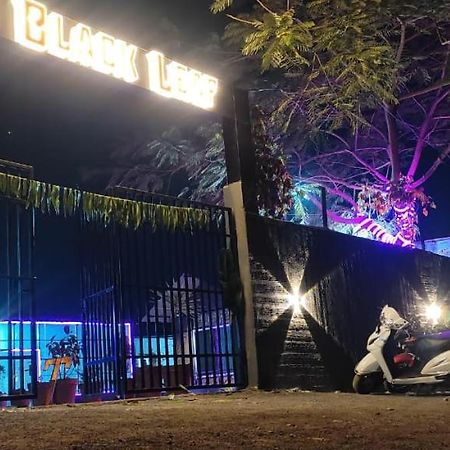 The Black Leaf Hotel Raipur  Bagian luar foto