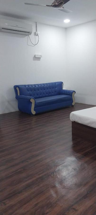 The Black Leaf Hotel Raipur  Bagian luar foto